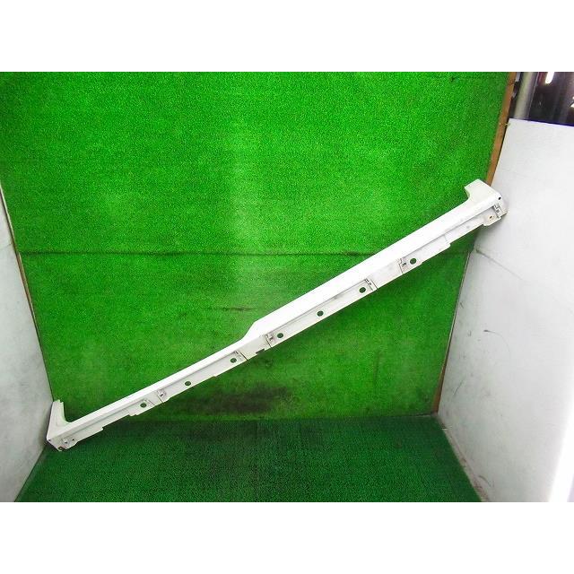 ヴォクシー トヨタ DAA-ZWR80G 右サイドステップ 右サイドスポイラー  