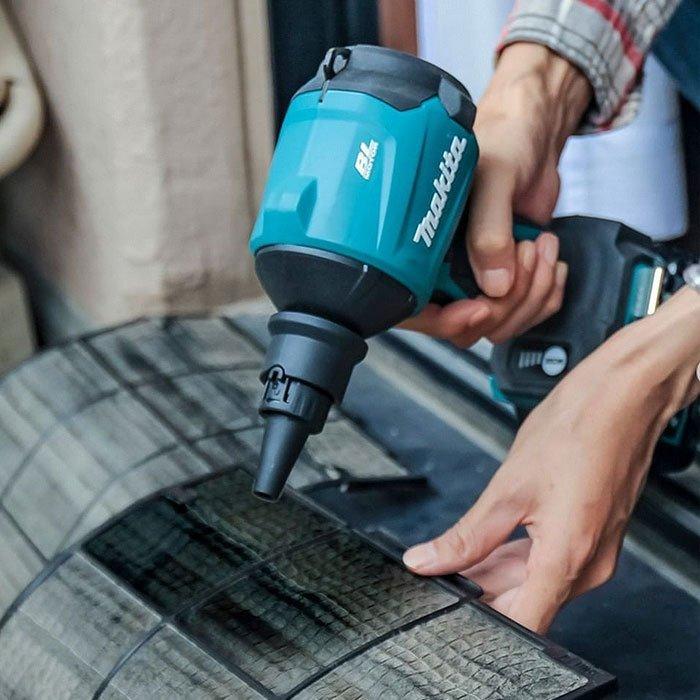 マキタ 40V 充電式エアダスタ AS001GZ 本体のみ、ケース付き マキタ 40V 充電式エアダスタ AS001GZ 本体のみ、ケース付き