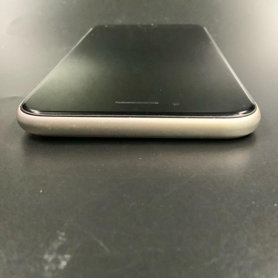 Apple iPhone SE（第3世代） 64GB スターライト au 美品 動作確認済 86