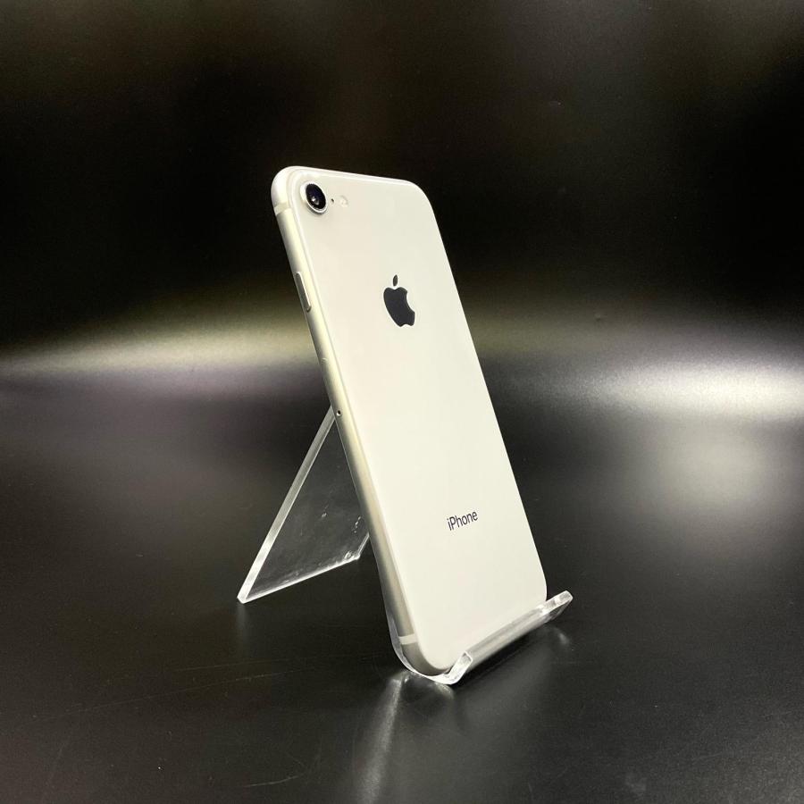 Apple 【全額返金保証】【最速発送】 iPhone 8 64GB シルバー docomo 
