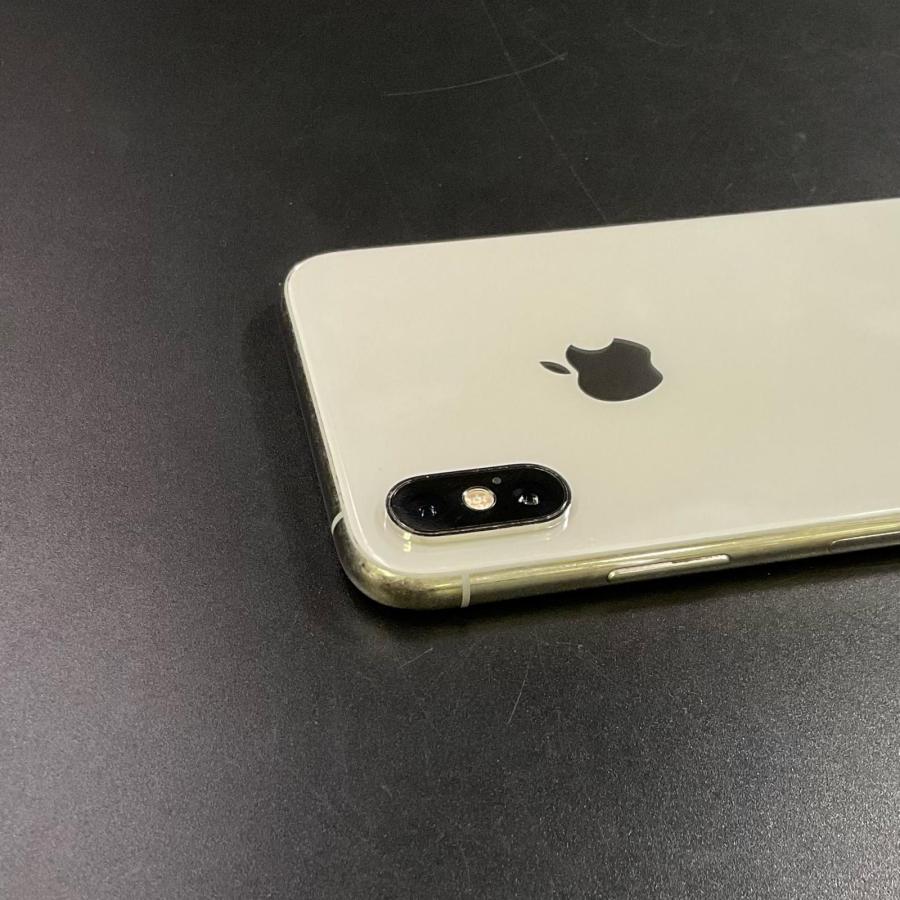 Apple 【全額返金保証】【最速発送】 iPhone XS 256GB シルバー docomo 