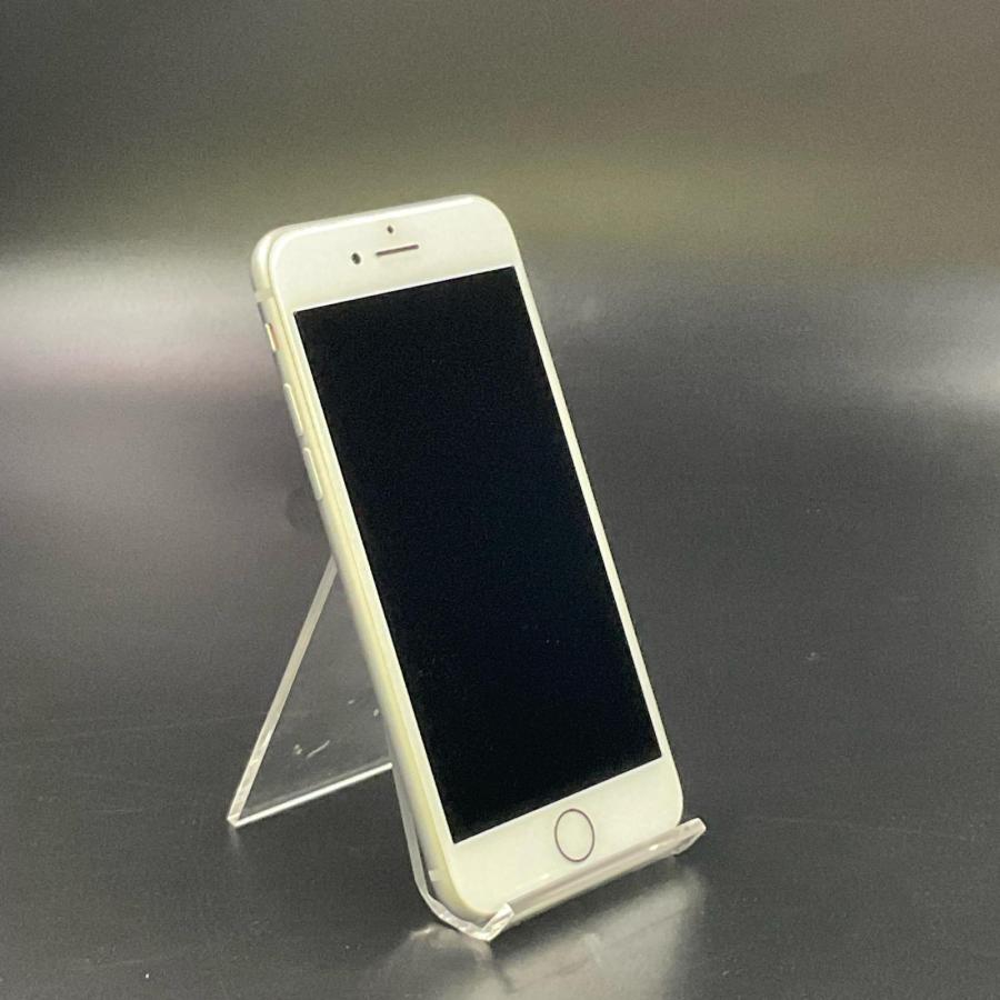 Apple 【全額返金保証】【最速発送】 iPhone 8 64GB シルバー docomo