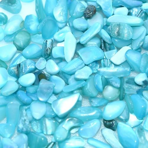 染色シェル貝 さざれ石(穴なし) アクアマリン 5-7mm(50g) : ビーズ