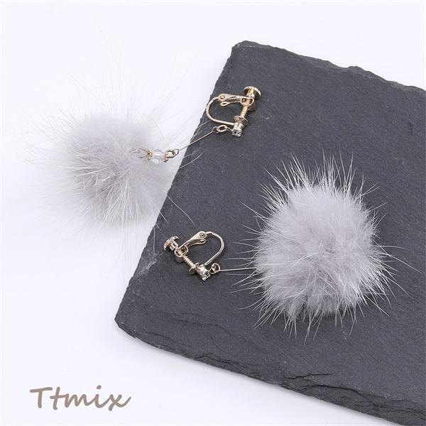 デザインイヤリング ラインストーンイヤリング グレーファーボール付きイヤリング 3 5cm ゴールド 1ペア Te4 ビーズアンドパーツ 通販 Yahoo ショッピング