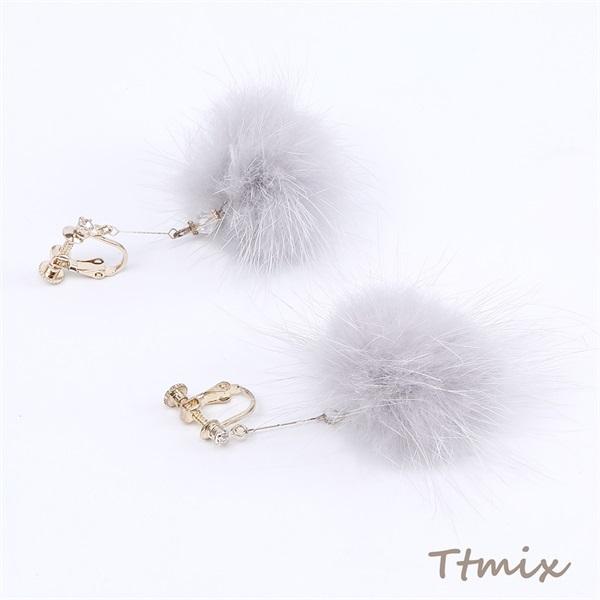 デザインイヤリング ラインストーンイヤリング グレーファーボール付きイヤリング 3 5cm ゴールド 1ペア Te4 ビーズアンドパーツ 通販 Yahoo ショッピング