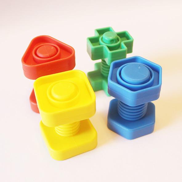ねじあそび 8ピース(4セット) educo 指先を使うおもちゃ : ゆかいな