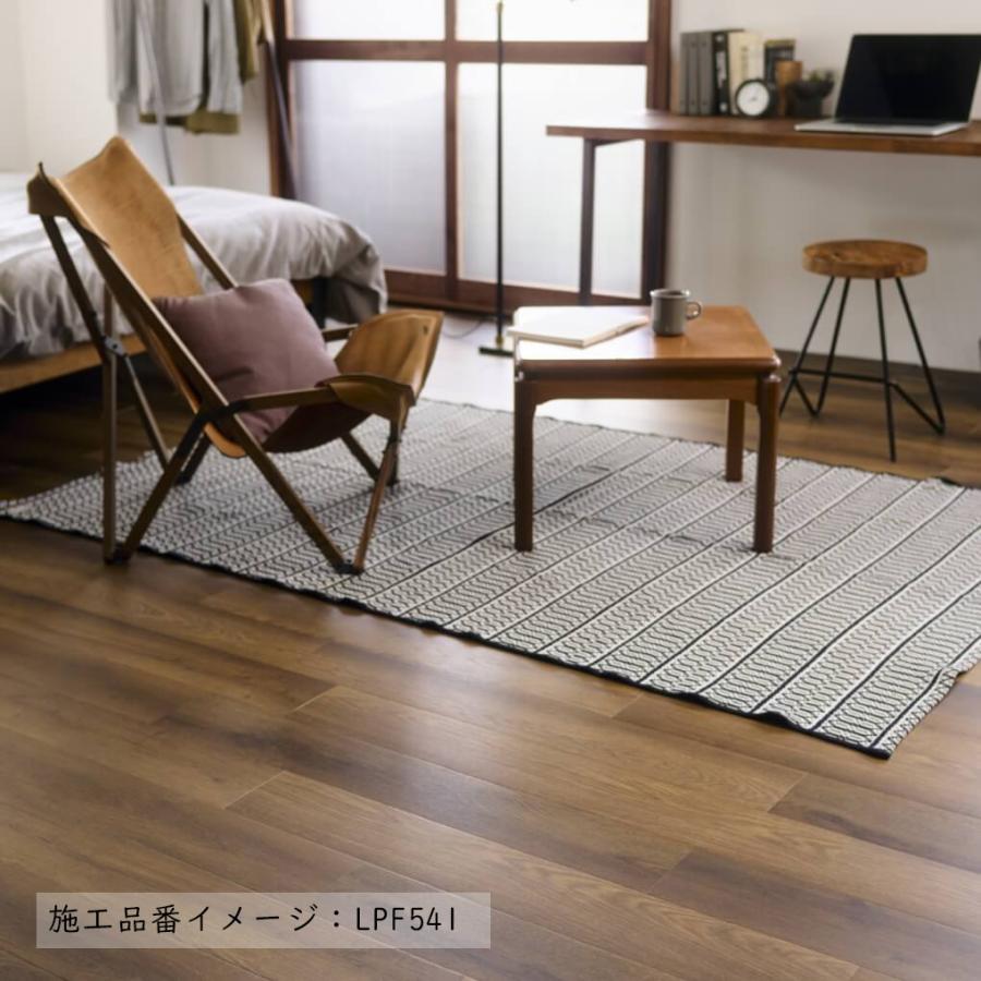 置敷き 裏面吸着ビニル床タイル 住宅用 LAYフローリング ピタフィー（150mm×900mm） 木目調 選べる8カラー 東リ LPF521〜LPF551 （ケース販売）｜yukaittetsu｜12