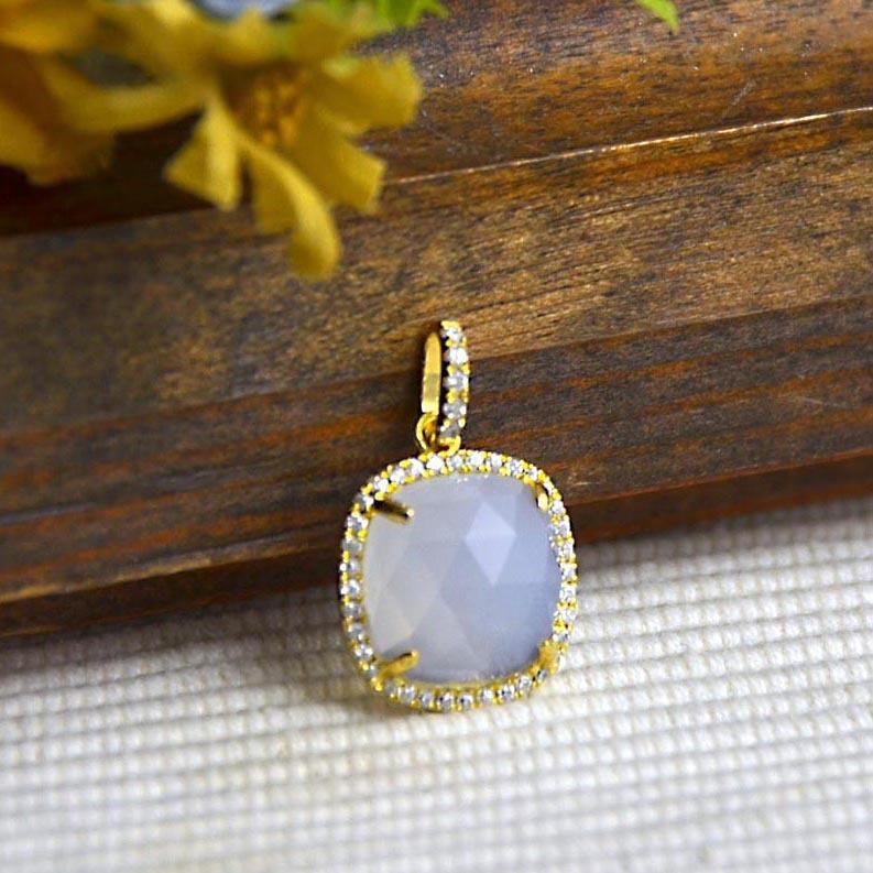 キュービック ジルコニア スクエアーカットブルーカルセドニー ペンダント トップ