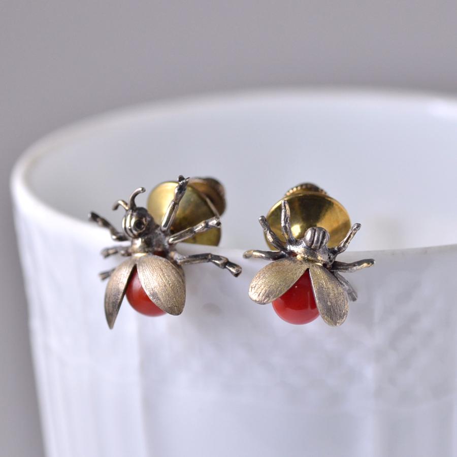 血赤珊瑚 蜂 ヴィンテージ ピンブローチ : ユキコ オオクラ 大倉珊瑚店