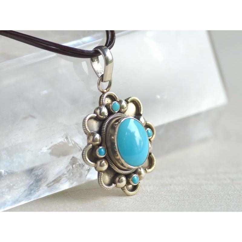 シルバー925トルコ石 ペンダント トップ 革ひも 付 : ユキコ オオクラ