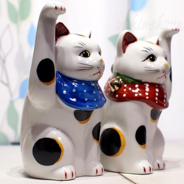招き猫 赤絵4寸手長 右手招き猫 座布団付き 日本製 瀬戸焼 開運 招福 
