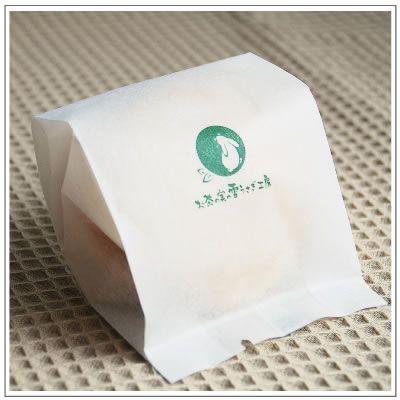 焼菓子：ブッセ |  | 03