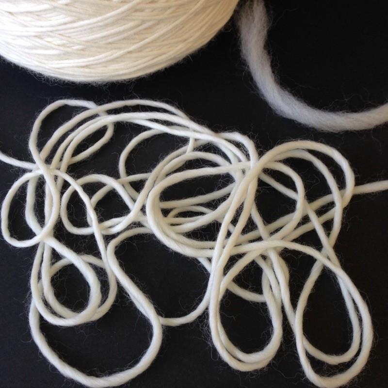 極太ウールロービング1/1（ウール100％） 115g前後かせ （コーン巻対応