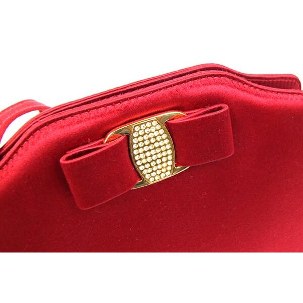 FERRAGAMO（フェラガモ） ショルダーバッグ ヴァラ A219168 レッド