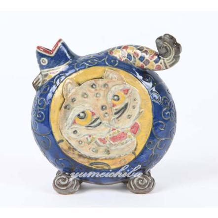 韓国有名陶芸家作 イギョンヒョン・黄金の虎の花器 : チマチョゴリと