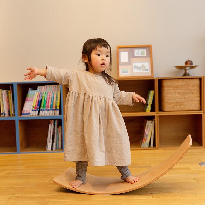 バランスボード 93cm 木製 子供 おもちゃ 体幹 トレーニング 子供用 室内遊び おうち遊び おすすめ バランス おうち時間 室内遊具 室内運動 Wf 新生ユメカ店 通販 Yahoo ショッピング