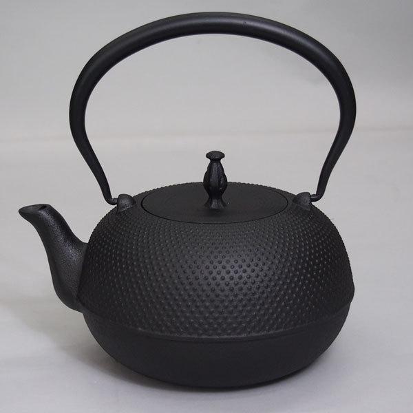あられ模様の鉄瓶 ／ 1．2L 使いやすい大きさ 南部鉄器 鉄瓶