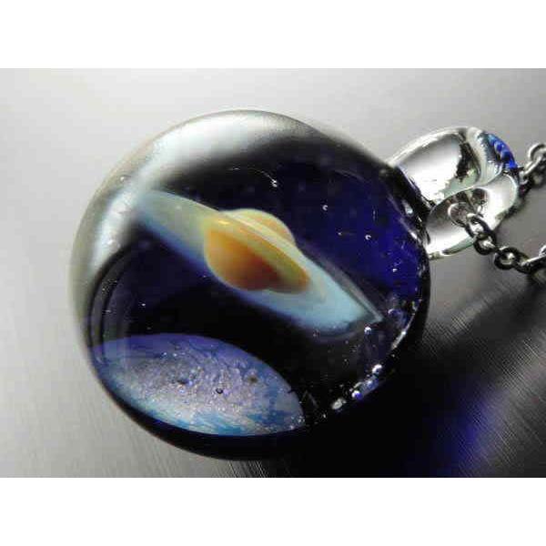 1点物、土星＆地球・月ガラスネックレス メンズネックレス 土星＆宇宙