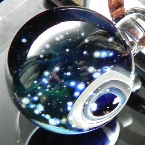 2167様感謝‼️便利すぎごめんなさい‼️ゆらゆらガラスブロカント地球ガラスドーム① まるで万華鏡。世界シェアNo.1製品(※)の光学技術でできた