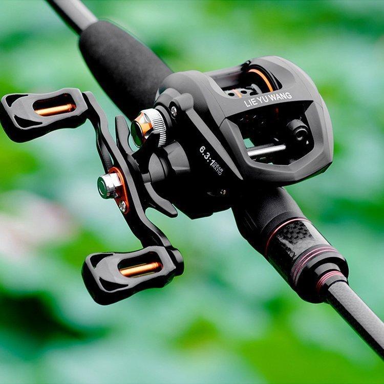 人気沸騰ブラドン リール 左ハンドル右ハンドル リール ベイトリール 釣りリール 左 右 巻き ハンドル 最大ドラグ力5 5kg ギア比6 3 1 軽量 10レベル ブレーキ 遠投 渓流 淡水釣り 海釣り 収納袋付 汎用 Www Threeriversofs Com