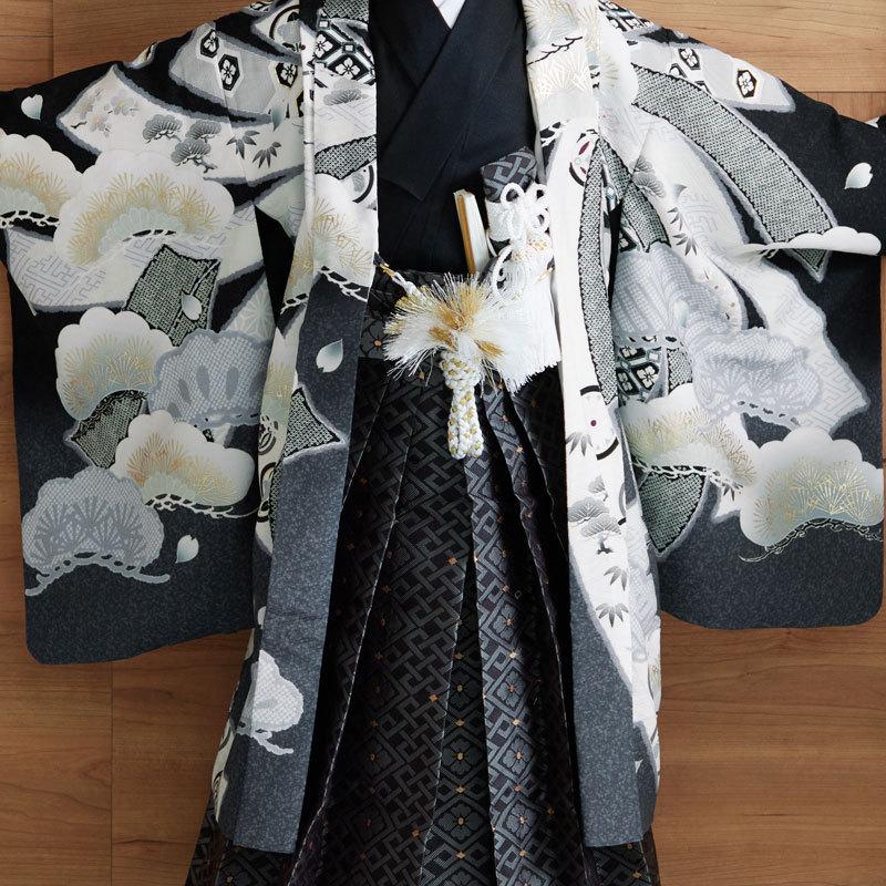 七五三5歳児お着物  黒い鷹刺繍の着物 110cm120cm 七五三5歳児お着物 黒い鷹刺繍の着物 110cm120cm