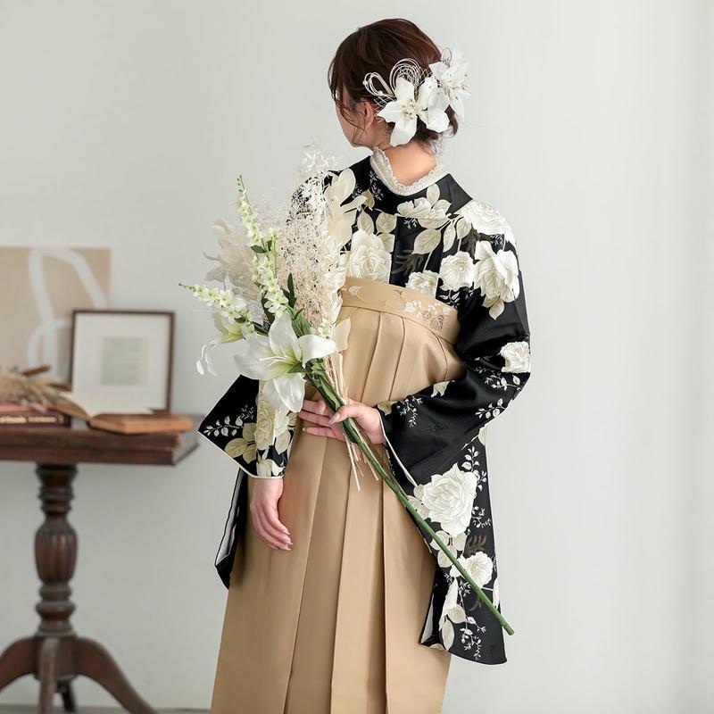 2尺袖着物 袴 2点セット 袴91cm（身長153-158cm） 袴セット 卒業式 大学生 着物 女性 花柄 白系 女性 ladies きなり ベージュ 墨黒 グレー バラ つばき 椿 ニュアンス くすみカラー 大正浪漫 モダン 小学生 専門学生 国産生地 USED リサイクル 京都室町st. 卒業式 袴 セット レディース R・K ブランド 二尺袖着物 5