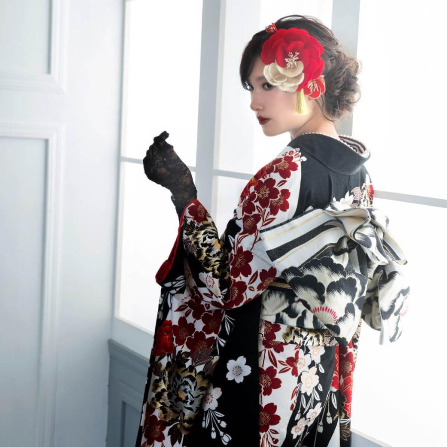 振袖レンタル 黒 豪華金彩 牡丹桜(絹) 成人式 結婚式 モデル着用小物