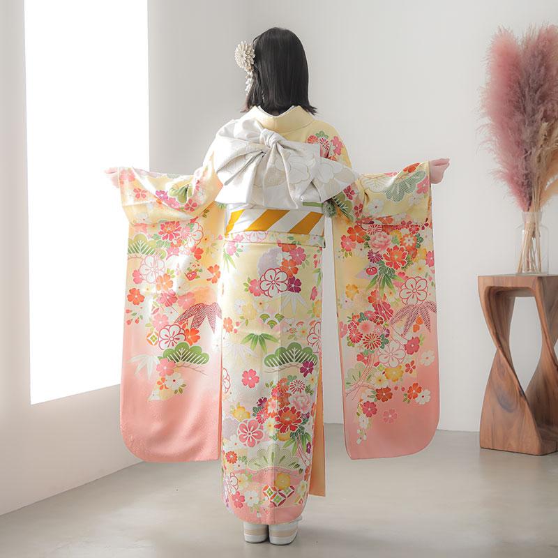 振袖レンタル  黄 松牡丹に御所車(絹) 成人式 結婚式 一点物 対応身長160〜164cm 2〜11月利用 R1423の画像