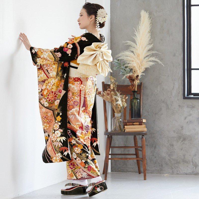 振袖レンタル 黒 熨斗豪華古典文様 (絹) 成人式 結婚式 対応身長154