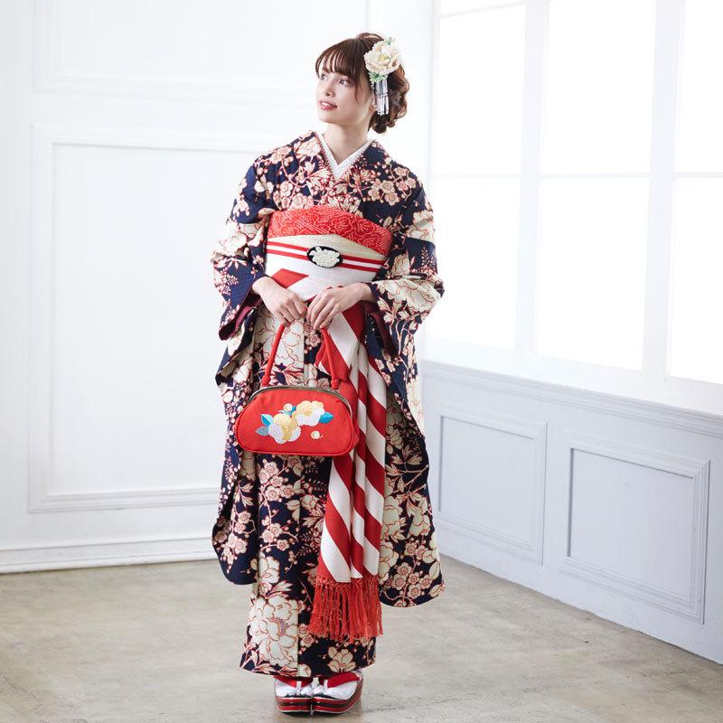 振袖レンタル 九重 濃紺 鹿の子に椿牡丹と梅 成人式 結婚式 モデル着用