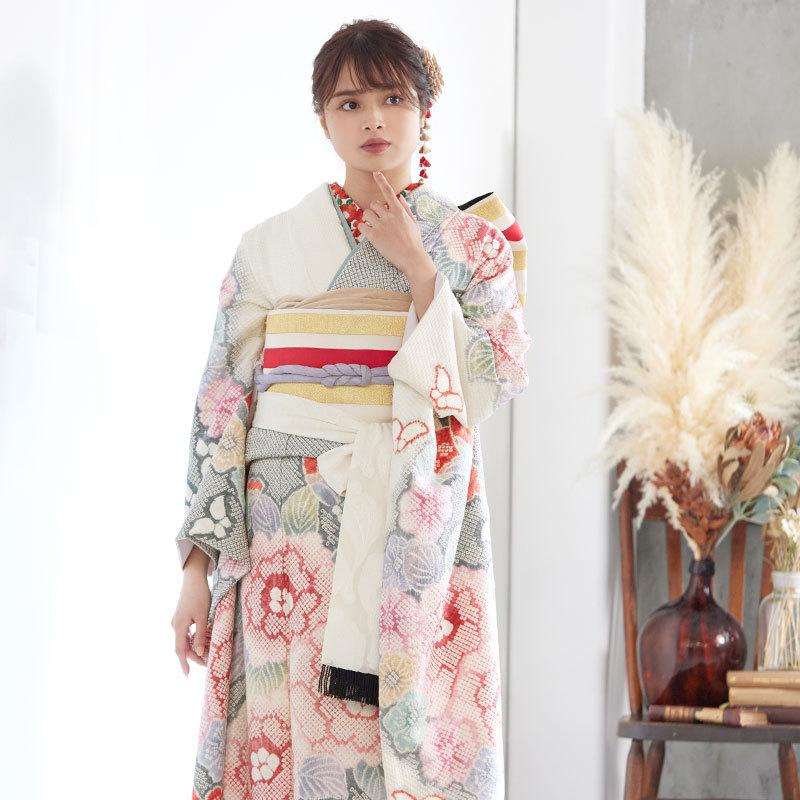 振袖レンタル 白×グレー 総絞り 胡蝶に牡丹 成人式 結婚式 モデル着用