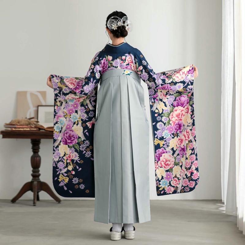 振袖★袴セット 定価45400円セール開催中！卒業式 袴セット 紺 流水古典花(絹