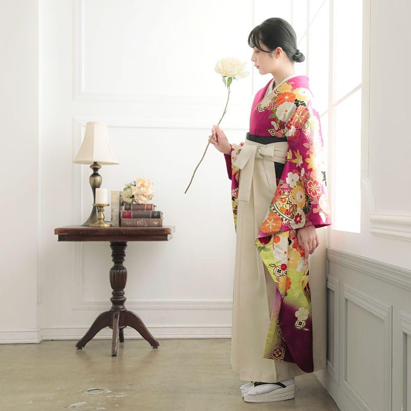 卒業式 袴セット 赤紫×白 毬に桜菊梅松(絹)(R1813) レンタル 大学生 振袖袴 RR2095の画像