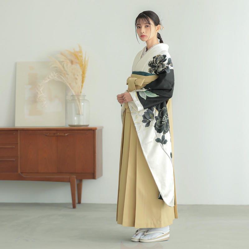 卒業式 袴セット 星乃夢奈 白x黒 牡丹 レンタル 大学生 振袖袴 RR2208 