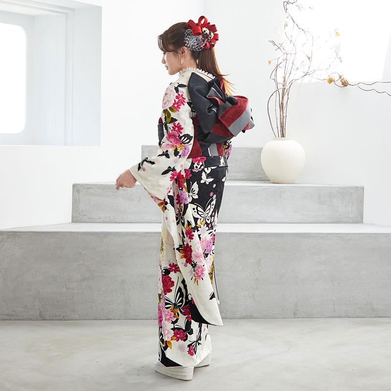 振袖 レンタル 成人式 結婚式 黒白 花と蝶(絹) 一点物12月〜1月利用