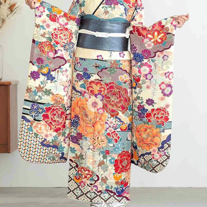 正絹振袖フルセット　牡丹　縁起柄　花柄 ホワイトクリーム色 成人式 振袖 レンタル 成人式 結婚式 クリーム色 雲波に牡丹(絹)(R1828)12月