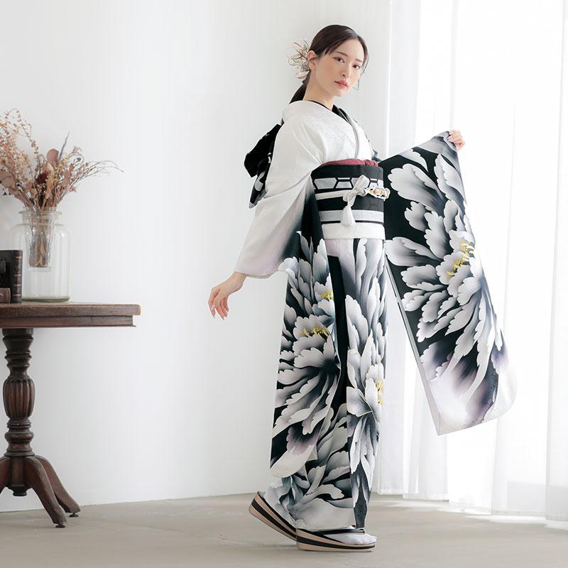 振袖 身長150-165cm 白 桜、菊、牡丹や御所車 正絹 振袖 身長150-165cm 白 桜、菊、牡丹や御所車 正絹