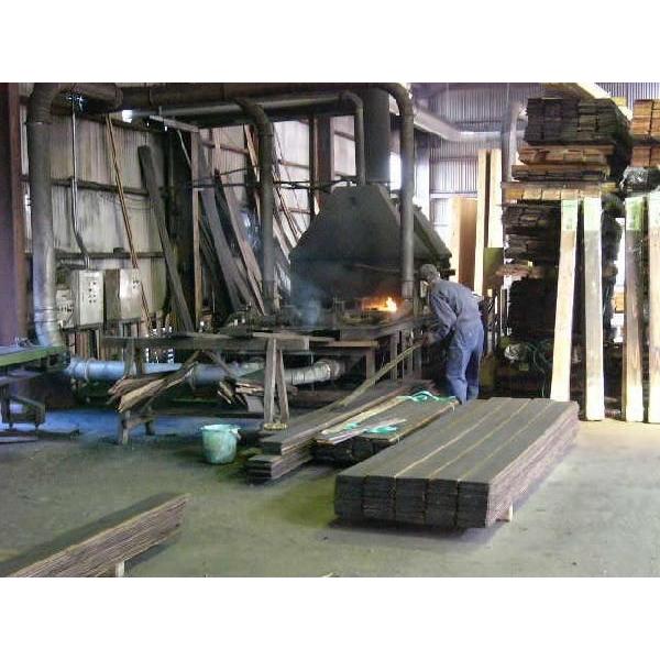 焼杉 磨き 2ｍ×12ｍｍ厚×135mm幅　12枚（1坪入り）:平均小売り相場￥6,300（税別） |  | 02