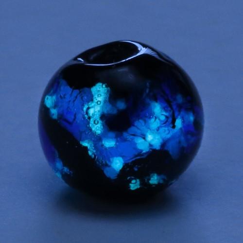 純銀箔入り【蓄光ほたる6mm】暗闇で光る蛍 ブルー 1個 2穴 沖縄