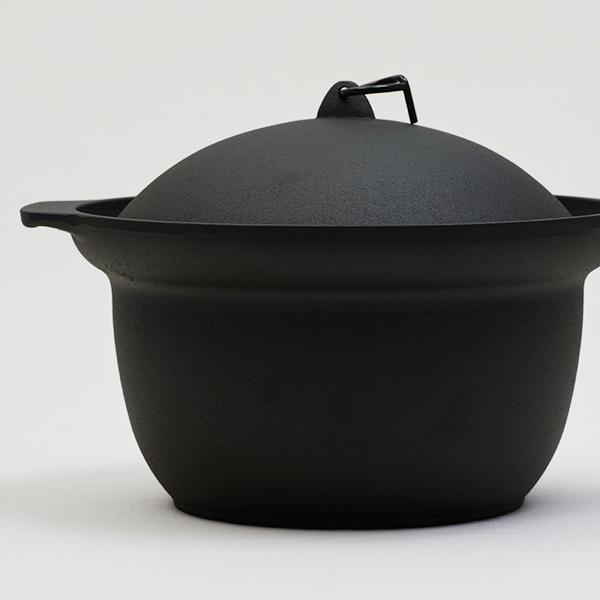 栗原はるみ ギフト包装可 南部鉄器 ごはん鍋 3合 (IH対応)  /ポイント利用の画像