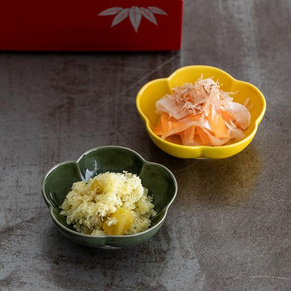 share with Kurihara harumi 栗原はるみ/和食器/有田焼 梅型小鉢 緑