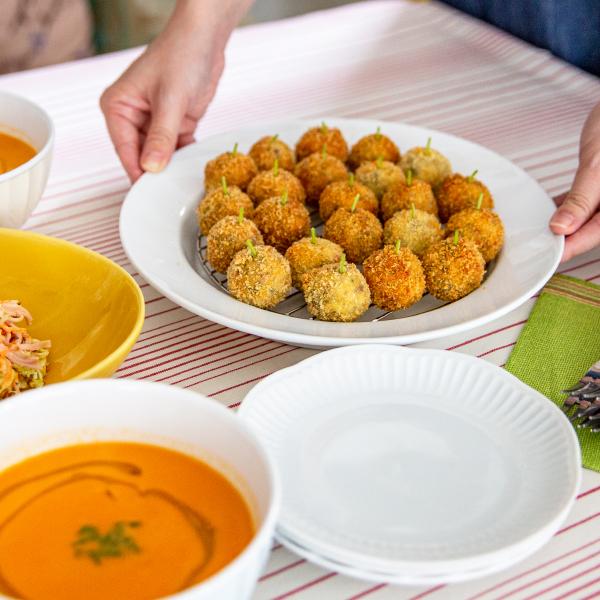 水切り付きラウンドリムプレート 白 26cm ケーキクーラー ホワイト レンジ可 揚げ物 揚げ物皿 栗原はるみ 水切り 油切り 皿 網 網付き 食器 商舗 栗原はるみ