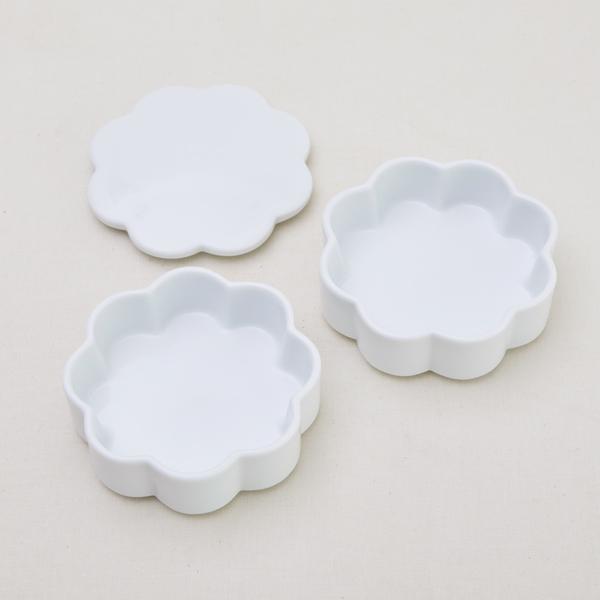 share with Kurihara harumi 白磁輪花2段重 栗原はるみ ギフト包装可