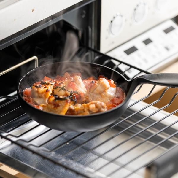 share with Kurihara harumi ギフト包装可南部鉄器 小笠原陸兆× 栗原