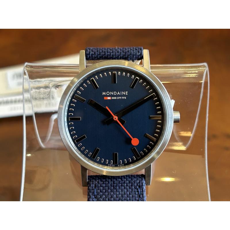 MONDAINE（モンディーン） 腕時計 クラシック 36mm ブルー サテン