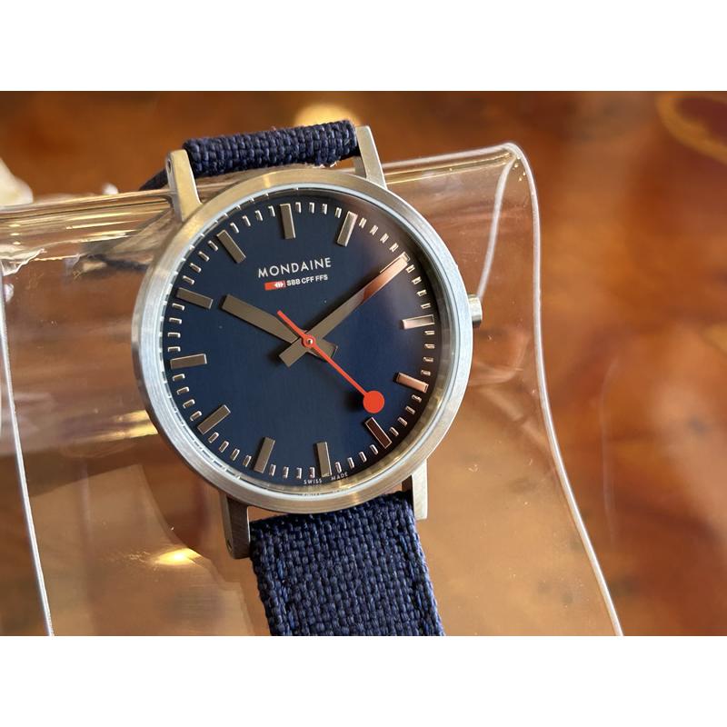 MONDAINE（モンディーン） 腕時計 クラシック 36mm ブルー サテン