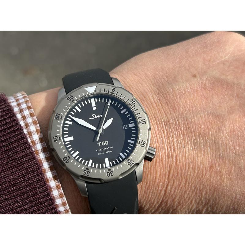ジン Sinn T50 正規品 未使用純正ラバーベルト付 Sinn T50 正規品 未使用純正ラバーベルト付 - メルカリ