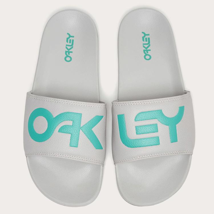 オークリー サンダル　サーフィン　ボード　ビーチ　シャワー　トレーニン　マリン オークリー サンダルサーフィンボードビーチシャワートレーニン