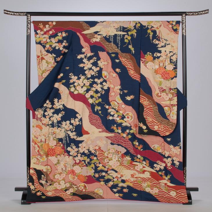 成人式振袖フルセット（京都友禅） 正絹　小物付き 花柄　紺色　大きめサイズ 京都きもの友禅 振袖 成人式 フルセット Mサイズ 古典柄 青・紺系 着物