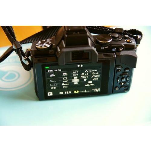 OLYMPUS ミラーレス一眼 OM-D E-M5 ダブルズームキット ブラック OLYMPUS ミラーレス一眼 OM-D E-M5 ダブルズームキット ブラック